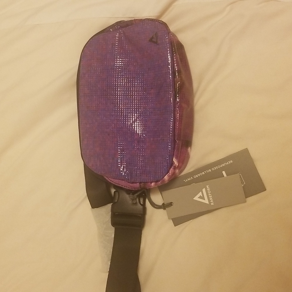 Rareform Zion Sling Bag NWT